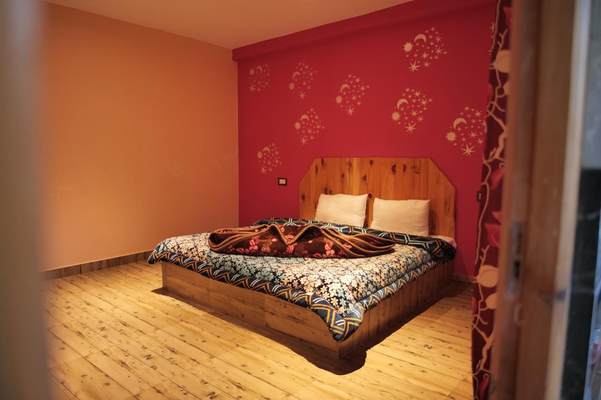 Yellowjackets Hostel Tosh Esterno foto